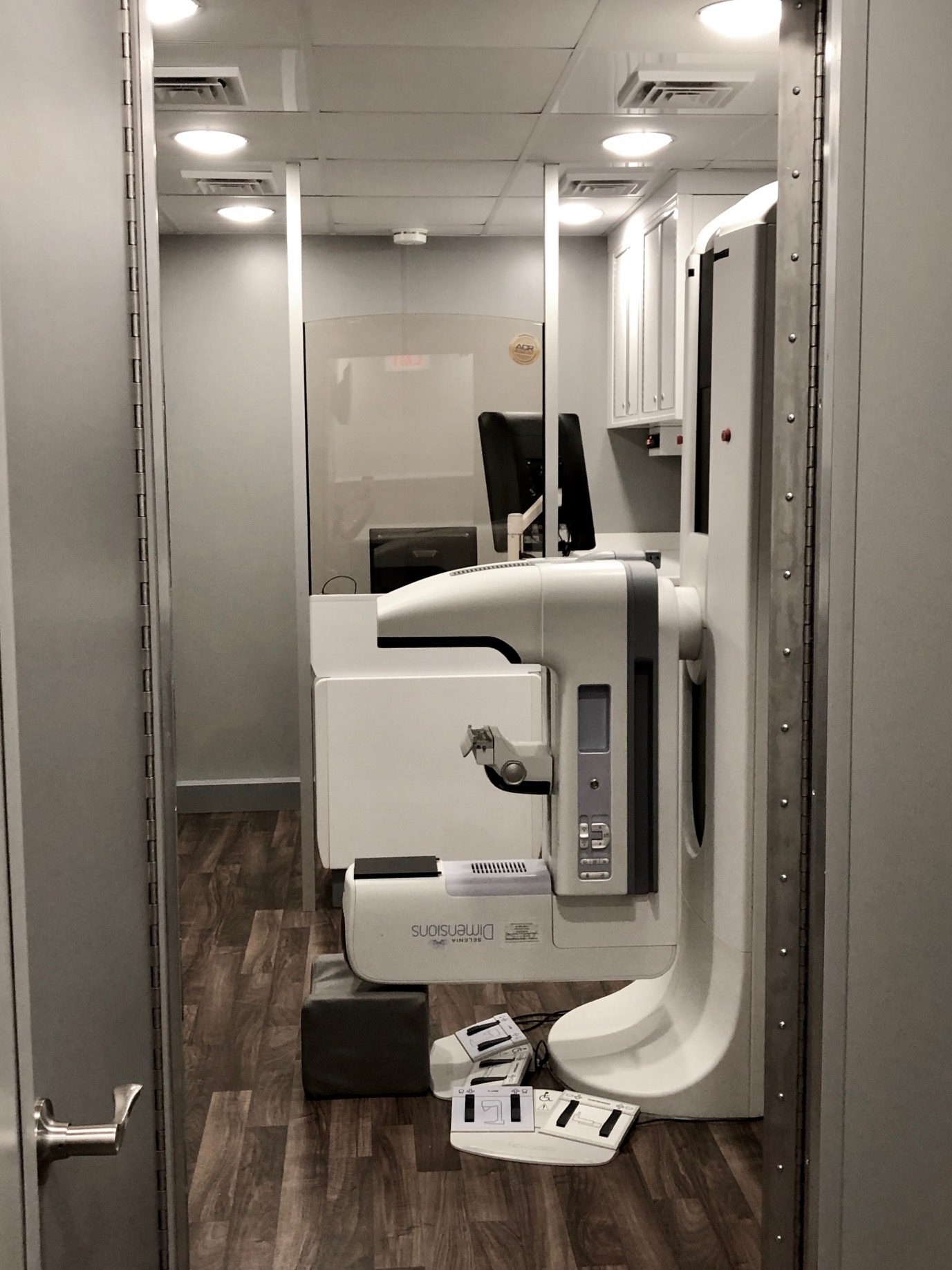 SI Mobile Mammo Install